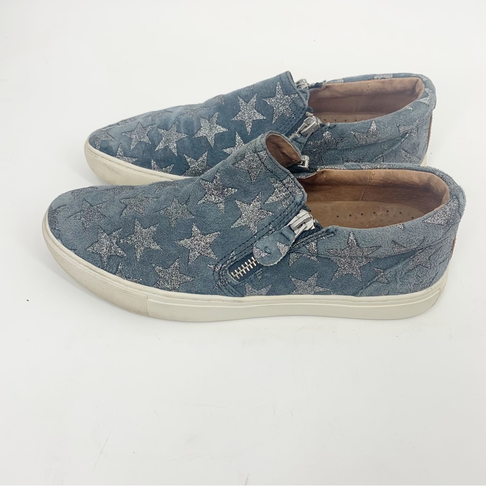 Gentle Souls "Lowe" Blue Suede Star Double Zip Sneaker. Size 7.5M